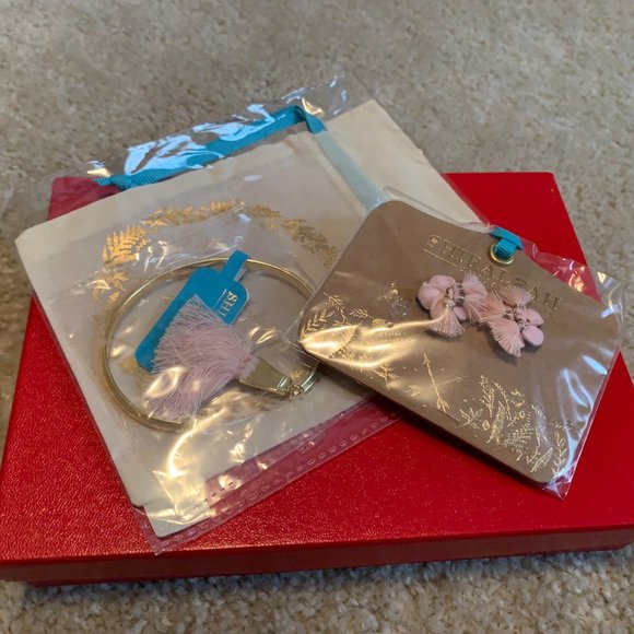 Shiraleah Blush Fleur Earrings and Sants Bangle Set NWT - Picture 14 of 15